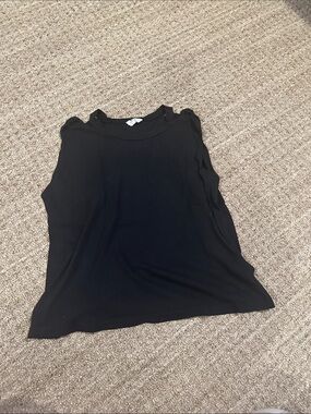 LNA sleeveless tee